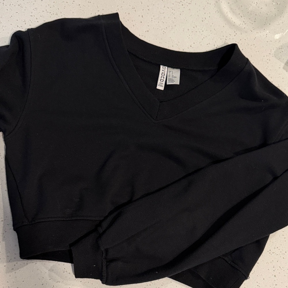 H&M Black V-Neck Cropped Sweater
